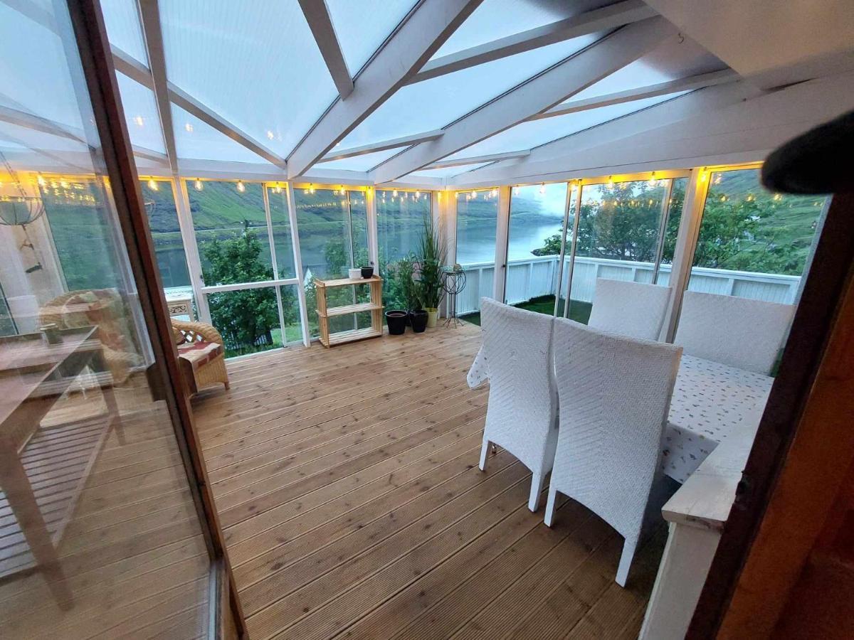Fjord Guesthouse Funningsfjordur Bagian luar foto