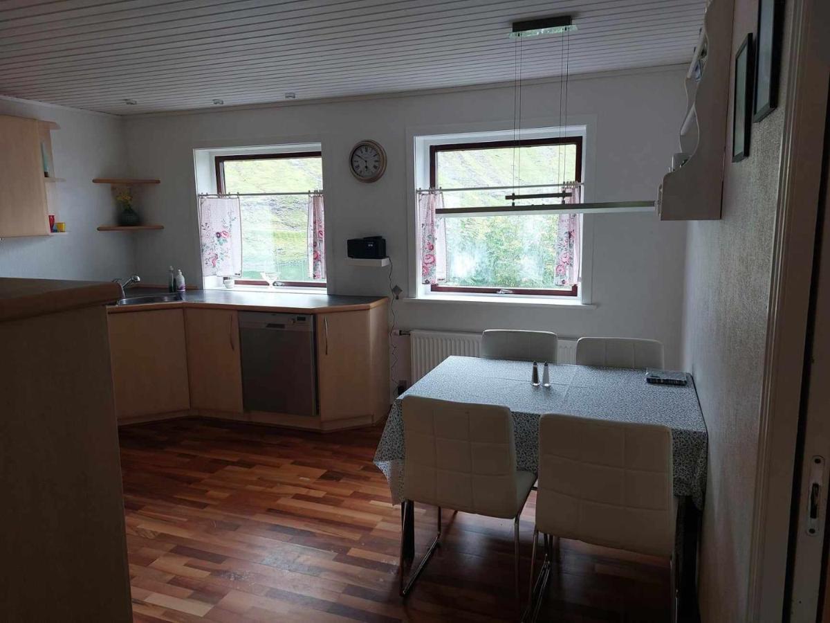 Fjord Guesthouse Funningsfjordur Bagian luar foto