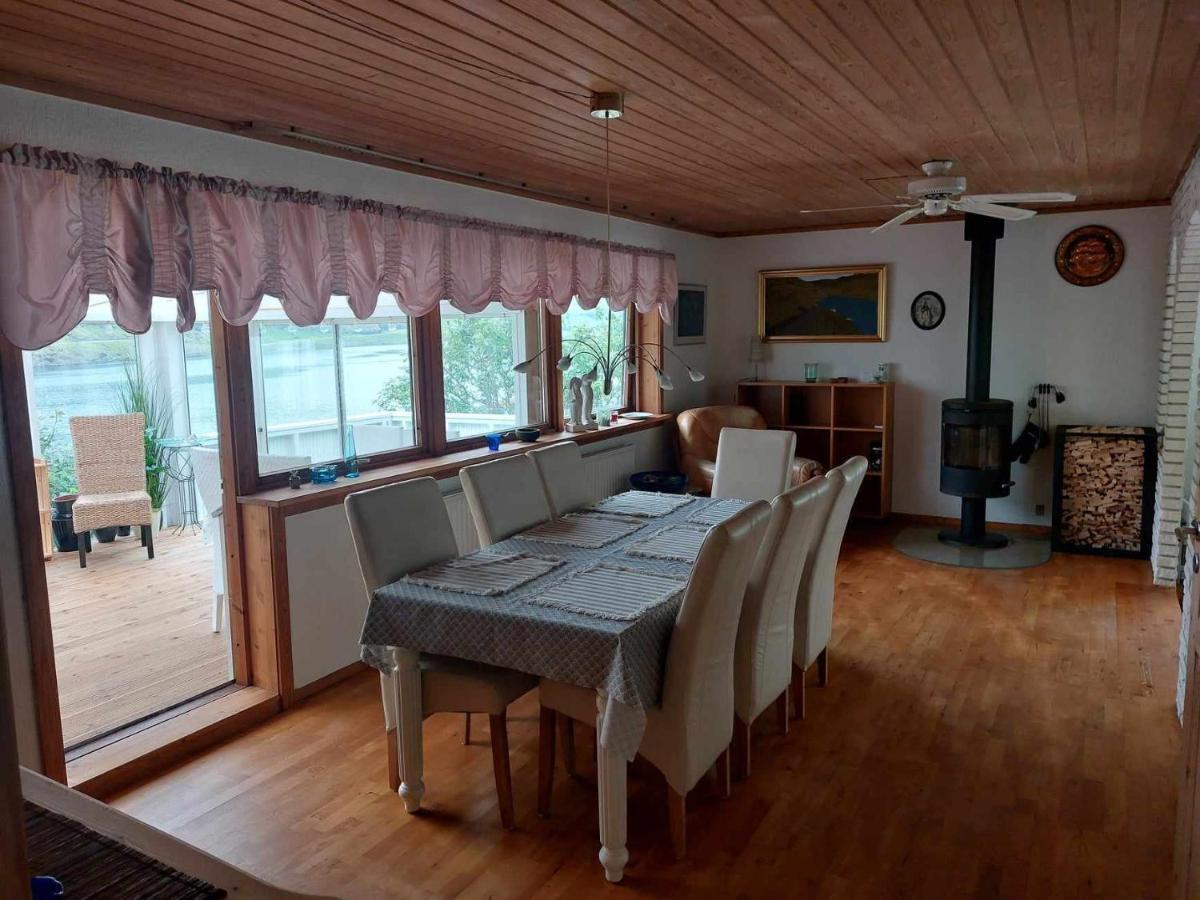 Fjord Guesthouse Funningsfjordur Bagian luar foto