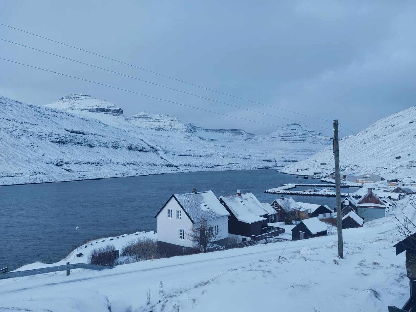 Fjord Guesthouse Funningsfjordur Bagian luar foto