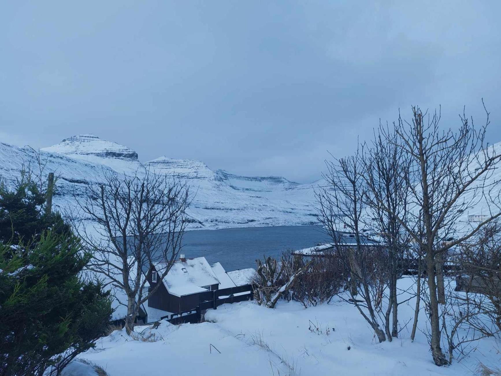 Fjord Guesthouse Funningsfjordur Bagian luar foto