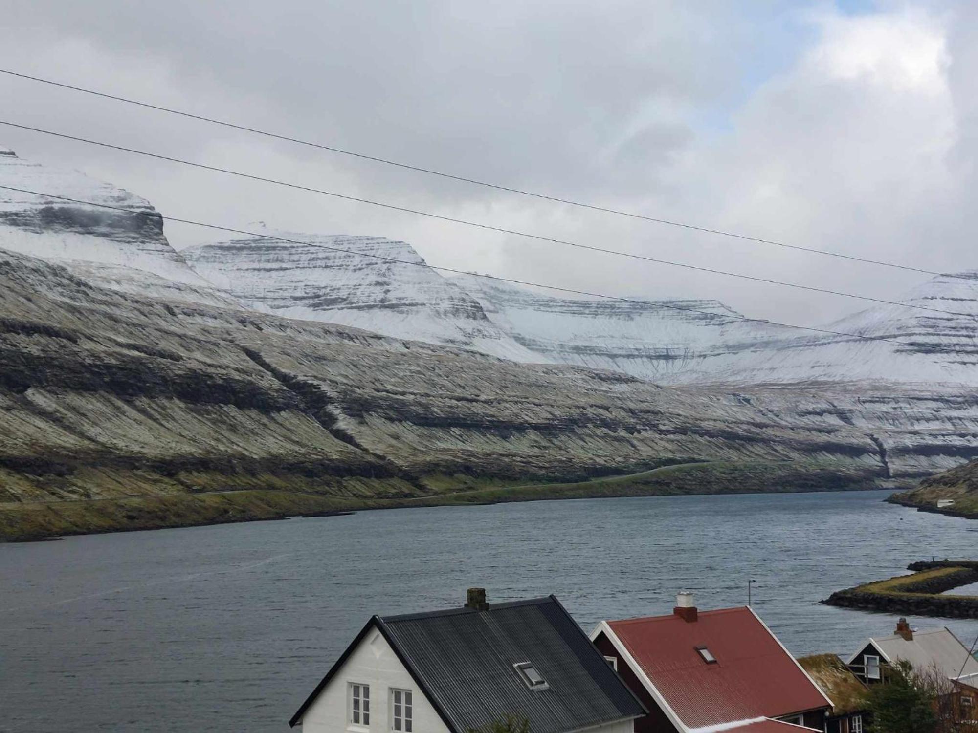 Fjord Guesthouse Funningsfjordur Bagian luar foto