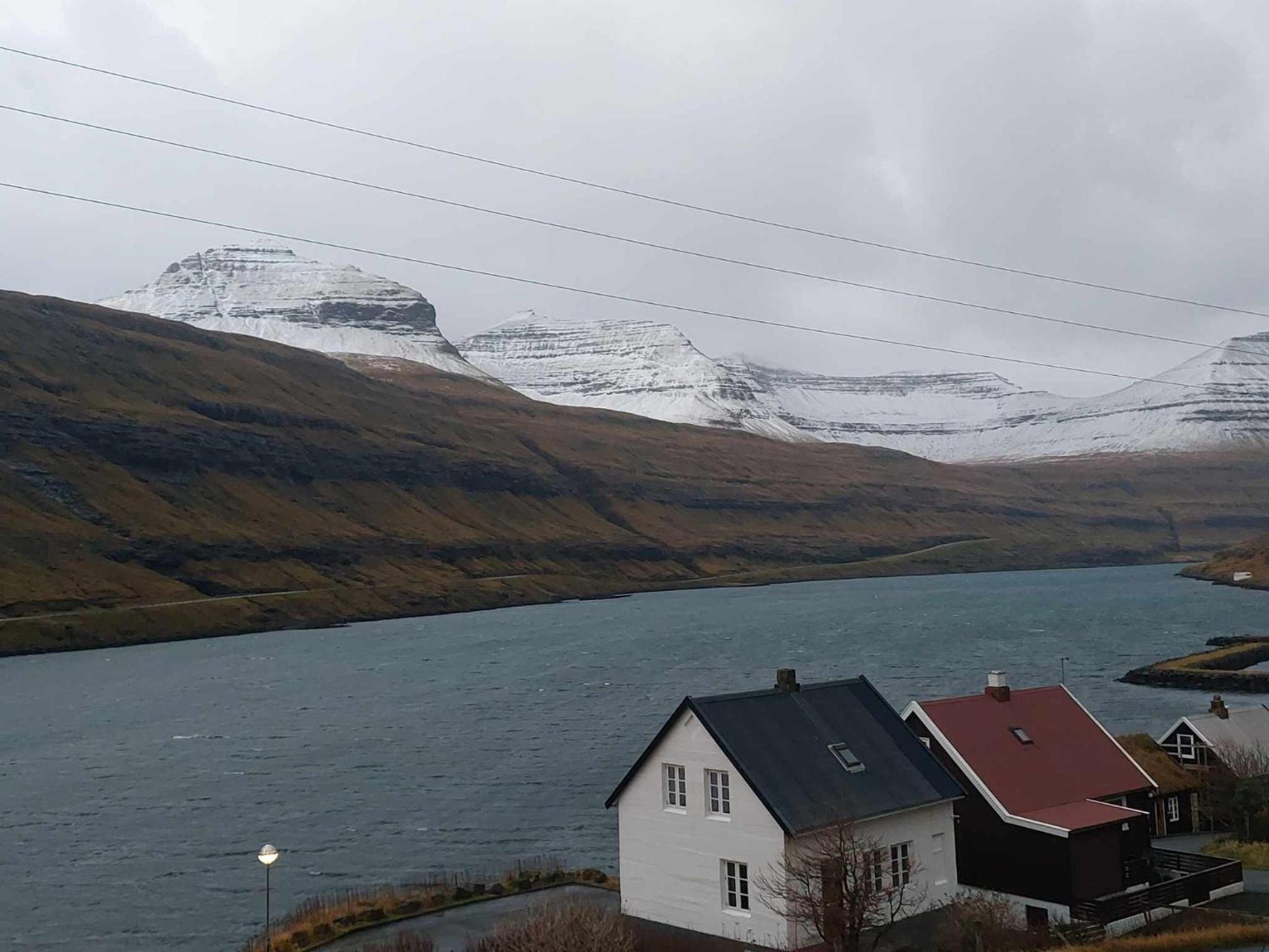 Fjord Guesthouse Funningsfjordur Bagian luar foto